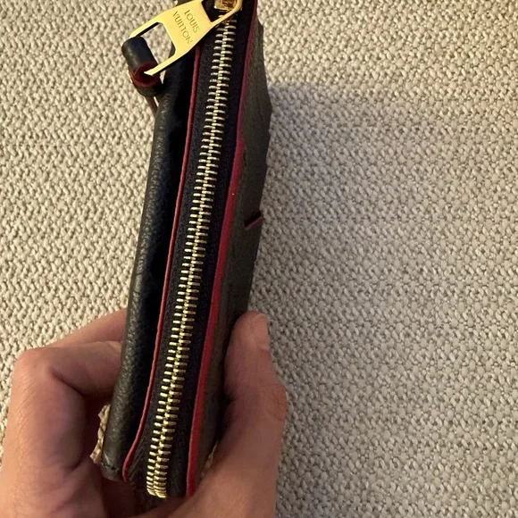 LV recto Versa in empriente leather - navy/blue - Picture 9 of 11